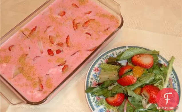 Espinafre, Romaine e Morangos com vinagrete balsâmico