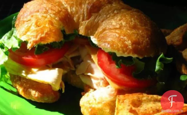 Sanduíche Croissant De Peru E Queijo