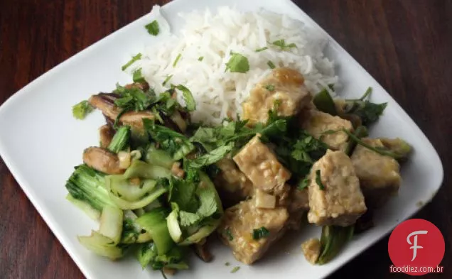 Refogue O Cogumelo Bok Choy E Shiitake