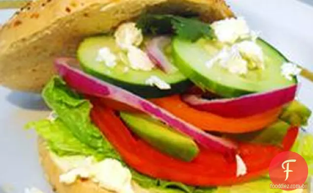 Sanduíche De Bagel Vegetariano Fresco