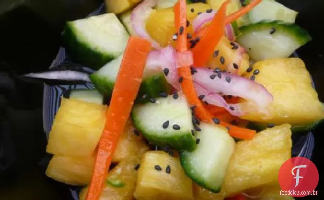 Salada de pepino com abacaxi e Jalapeno