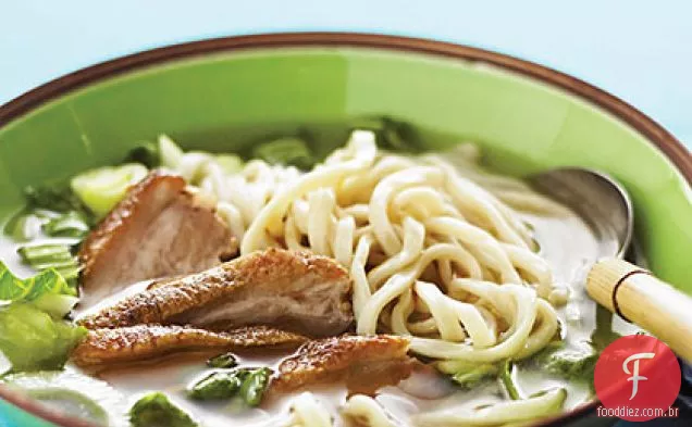 Sopa De Macarrão De Pato Assado Chinês