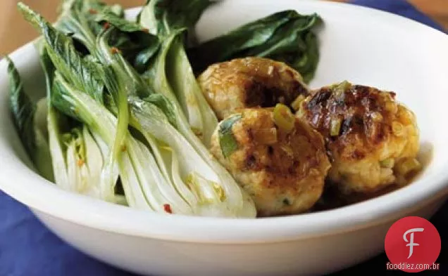 Almôndegas de arroz de Peru-jasmim com Baby Bok Choy