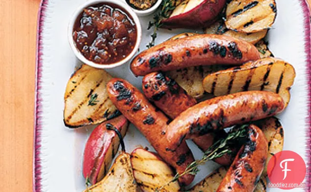 Linguiça de frango grelhado com peras