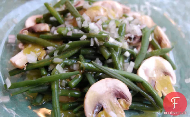 Salada de feijão verde e cogumelo