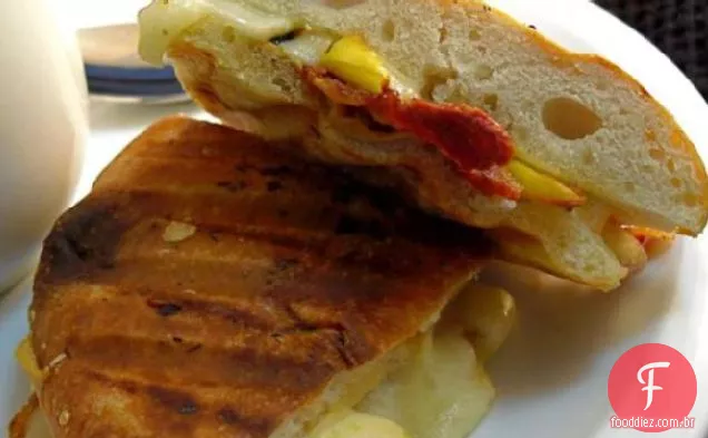 Brie e Apple Panini