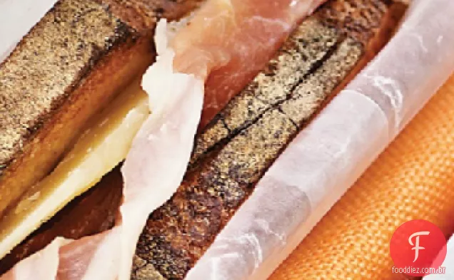 Sanduíches Prosciutto e Cheddar