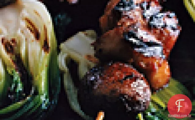 Frango, cogumelos e Kebabs Bok Choy