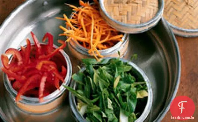 Legumes cozidos no vapor com arroz-vinagrete de vinho